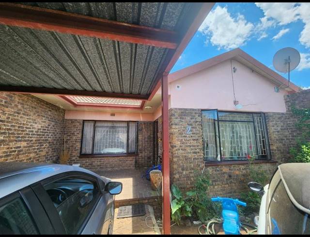 2 BEDROOM TOWNHOUSE FOR SALE IN RANDFONTEIN CENTRAL